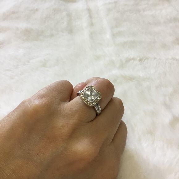 Sterling Silver Square Crystal Ring - Picture 3 of 10